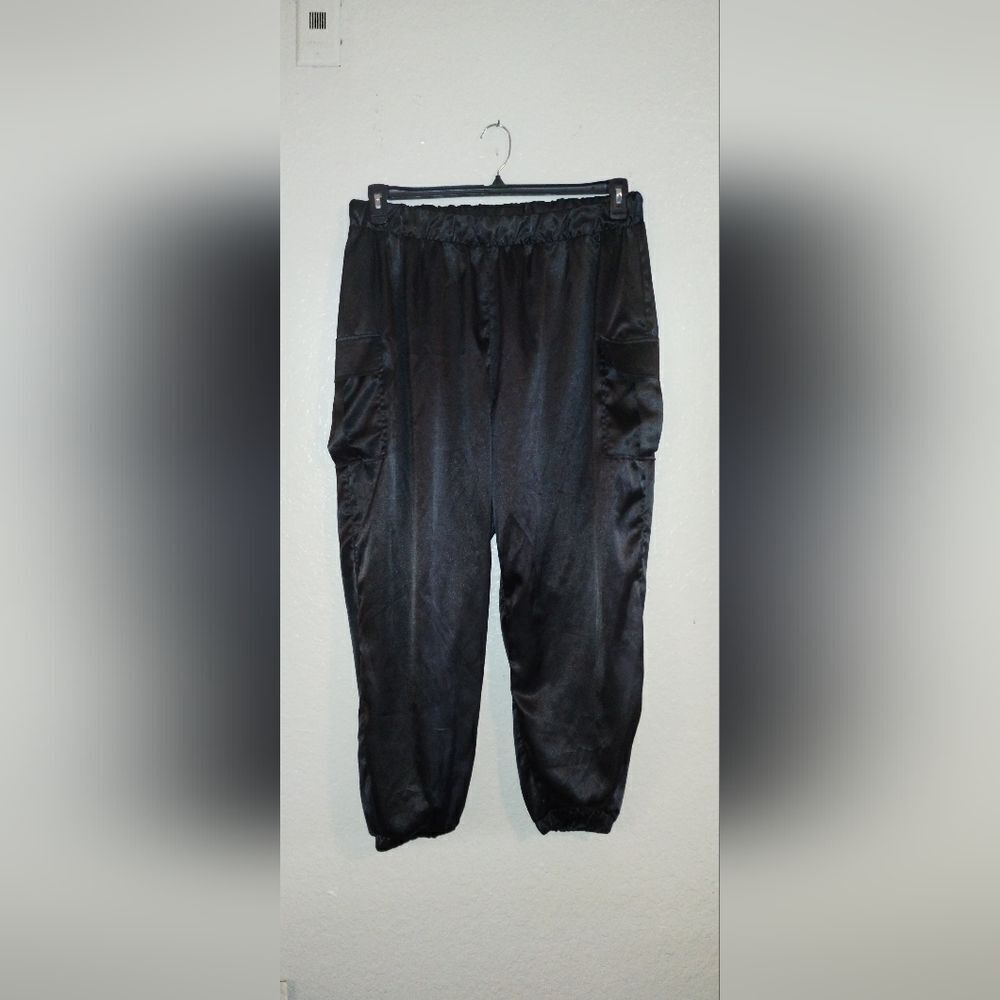Satin Plus Size Joggers -New condition sz 2x - Picture 2 of 10